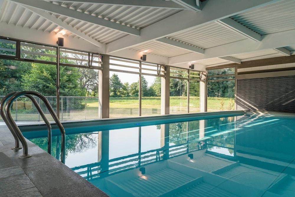 swimming pool spa