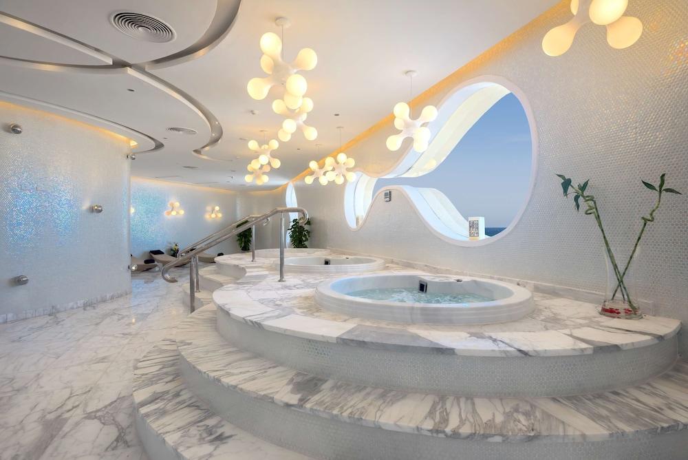 swimming pool spa