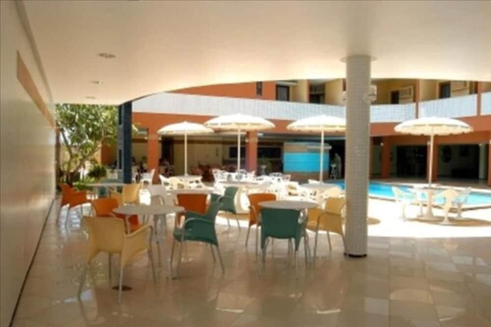 restaurant-cafeteria