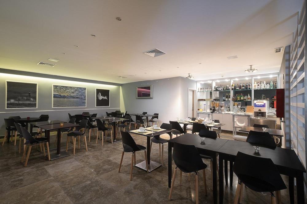 restaurant-cafeteria