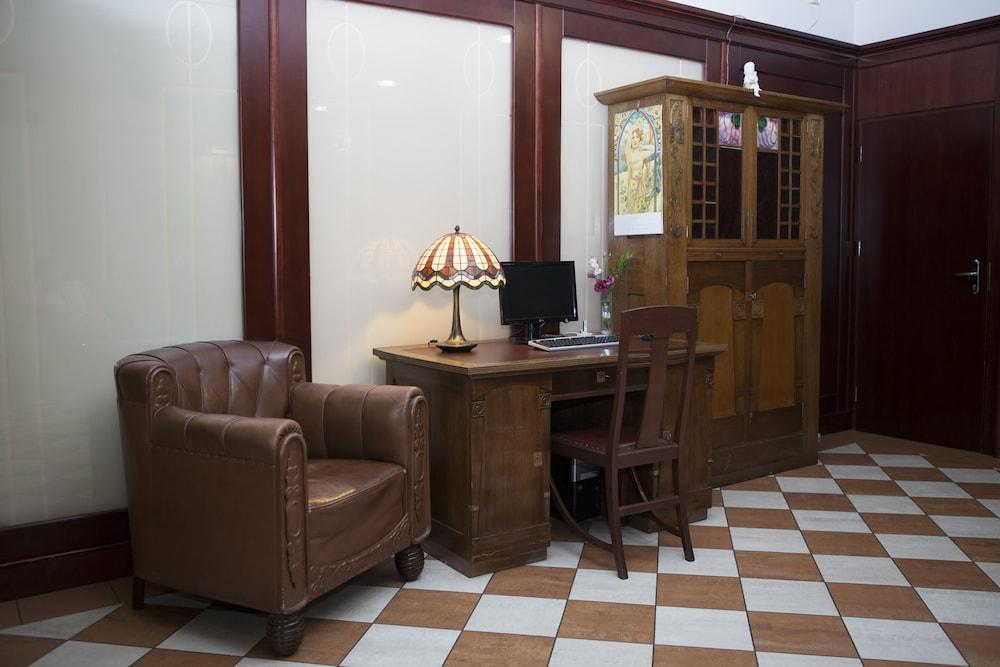 lobby