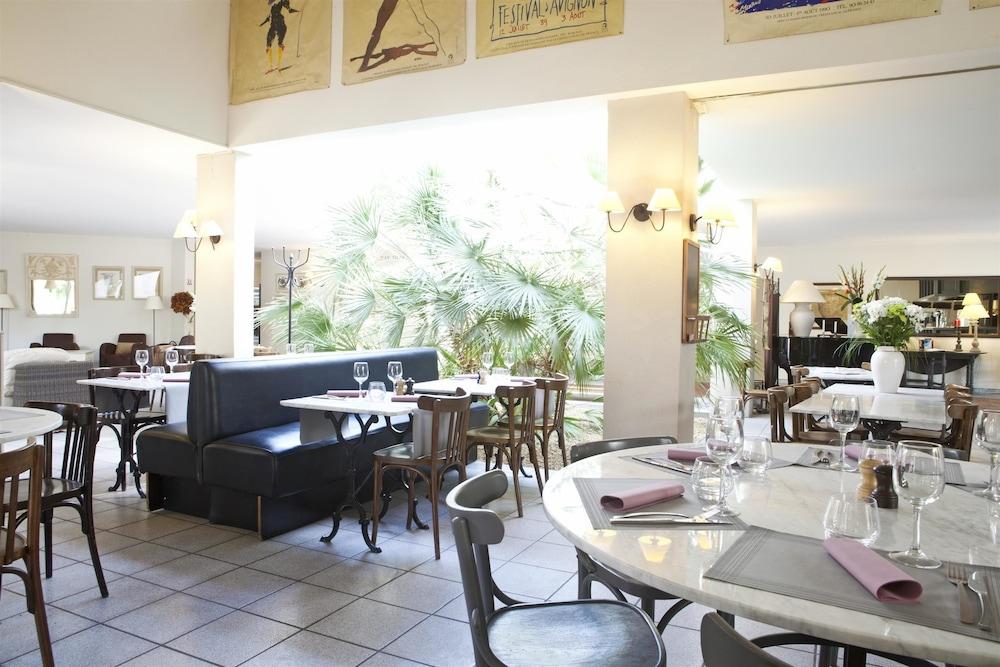 restaurant-cafeteria