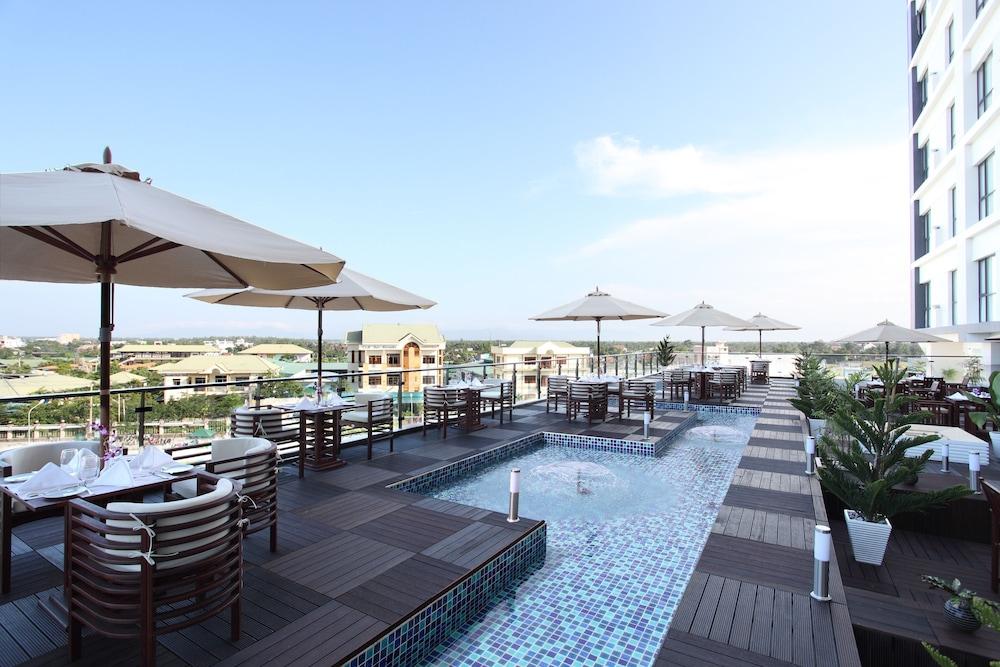 swimming pool spa