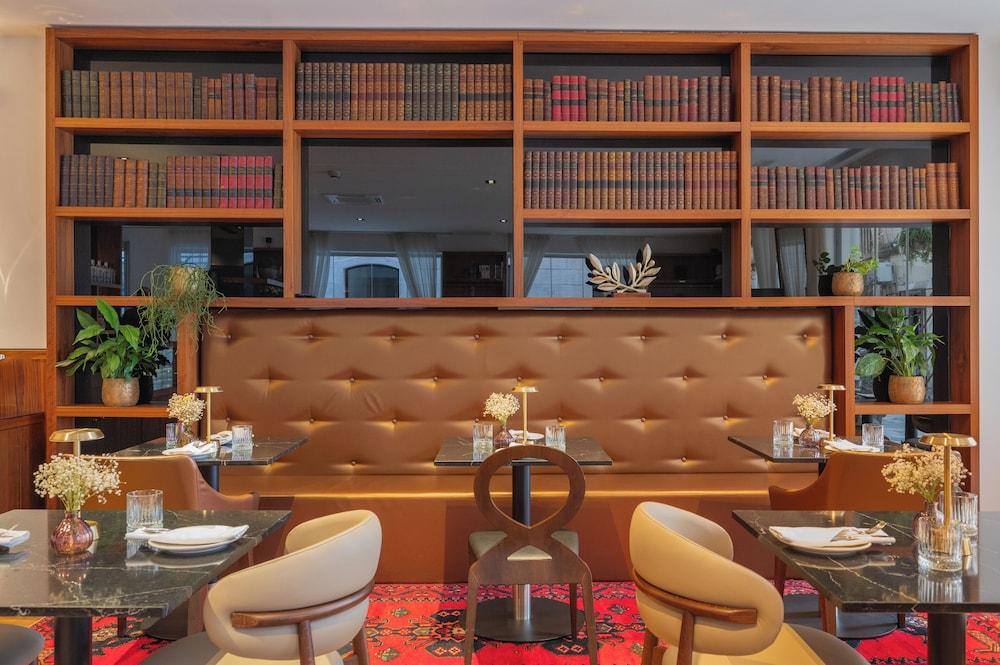 restaurant cafeteria