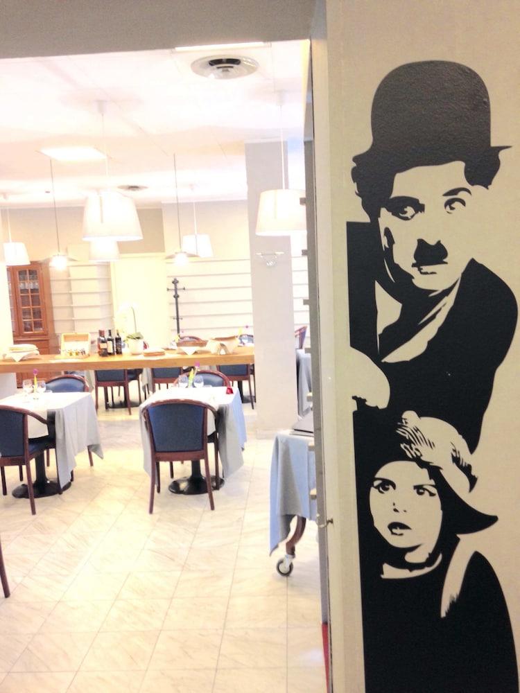 restaurant-cafeteria
