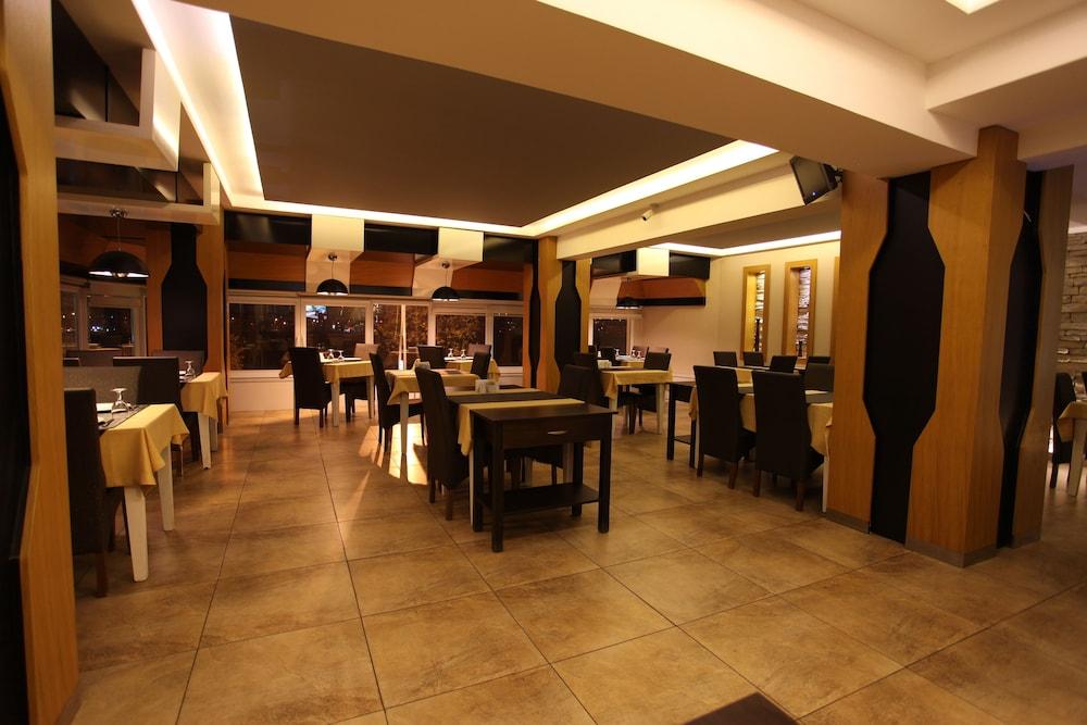 restaurant-cafeteria