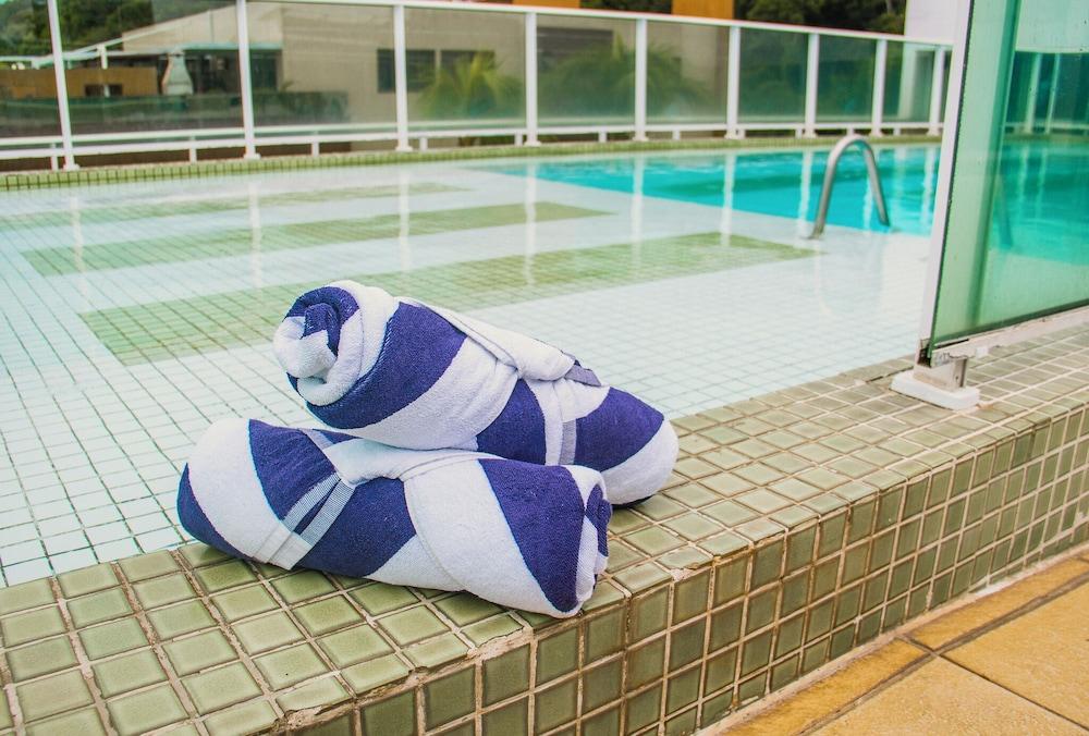swimming pool spa