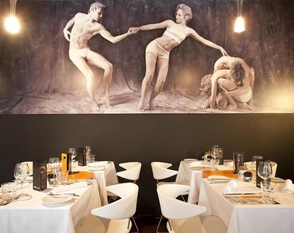 restaurant cafeteria