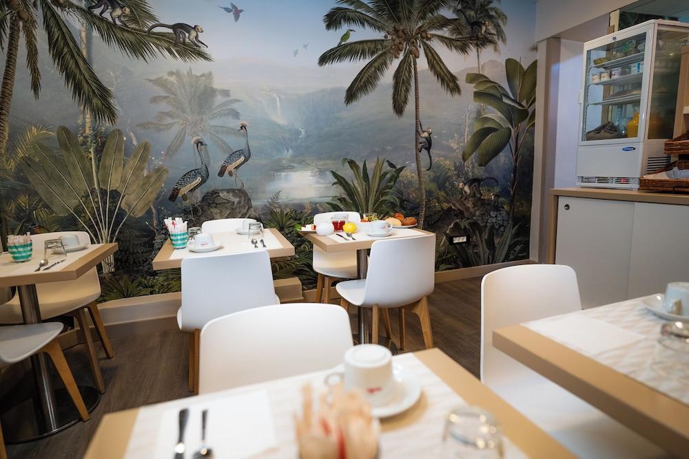 restaurant cafeteria