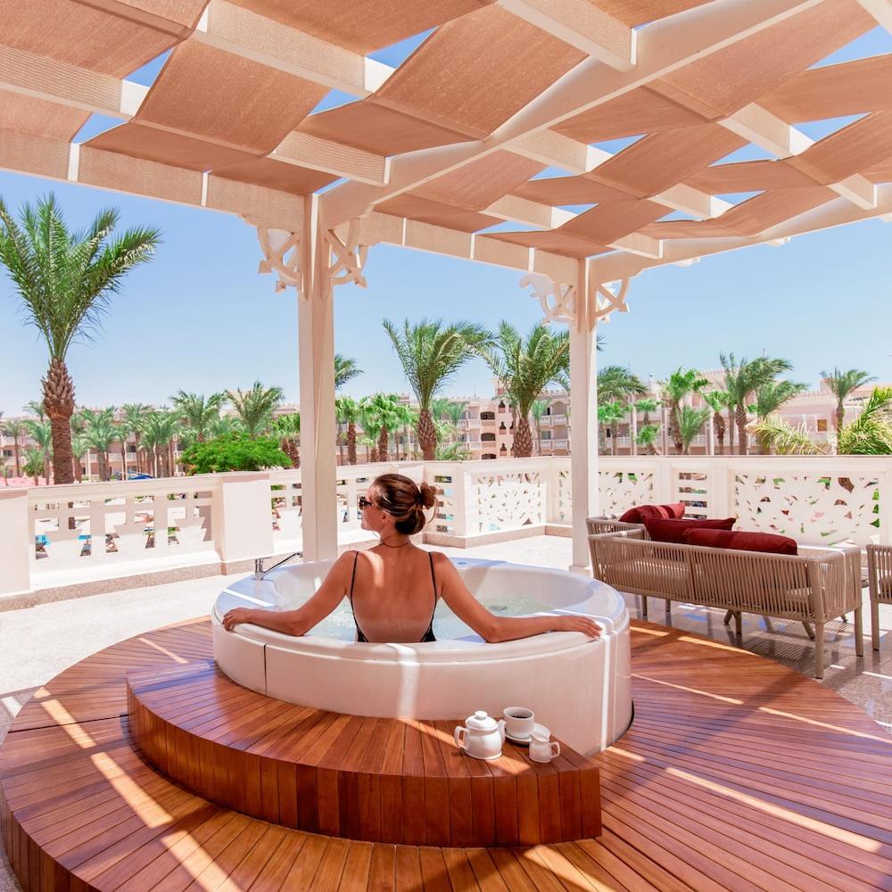 swimming pool spa