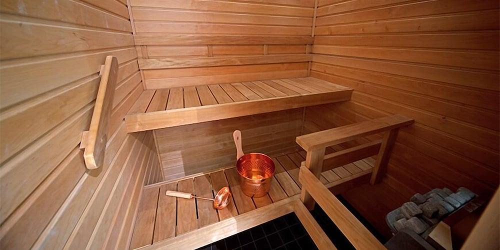 swimming pool spa