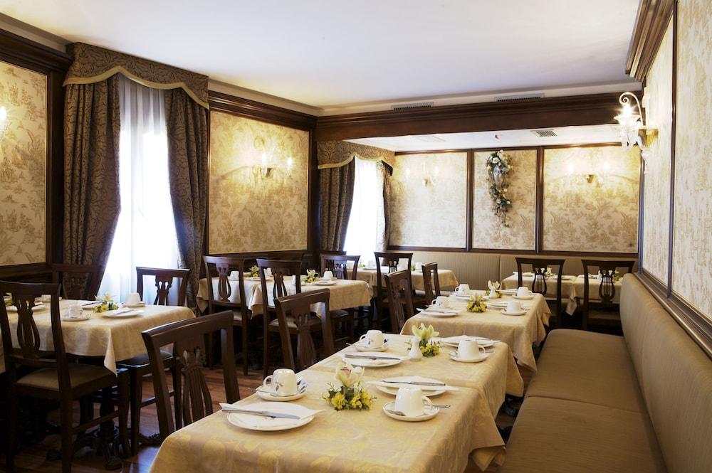 restaurant-cafeteria