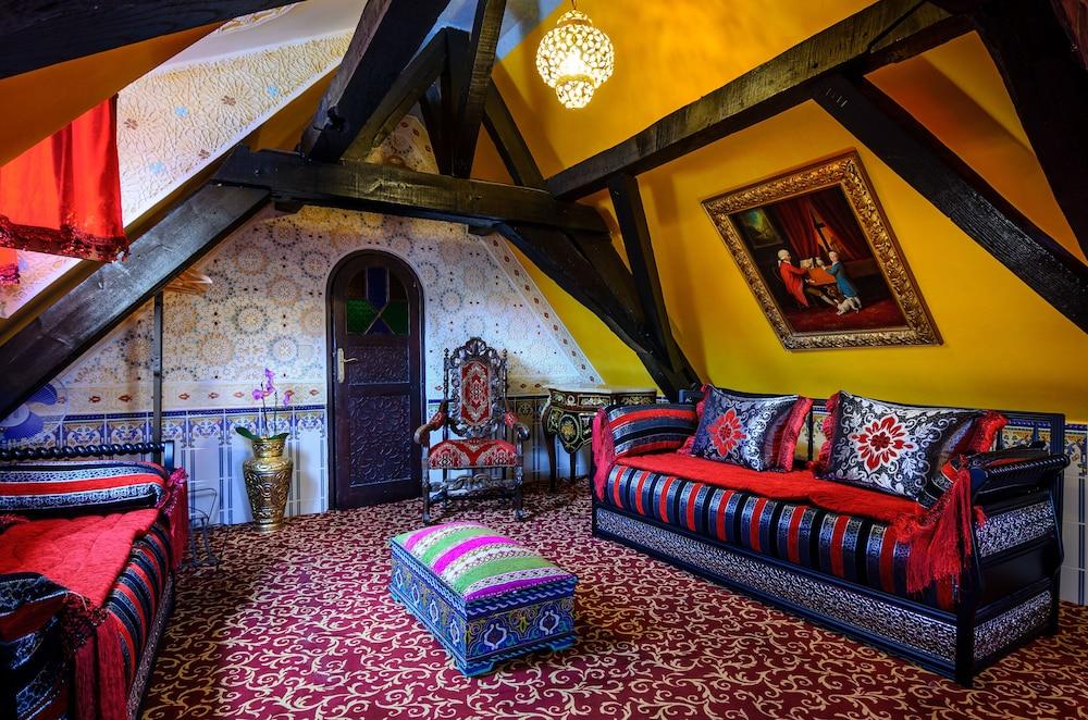 lounge
