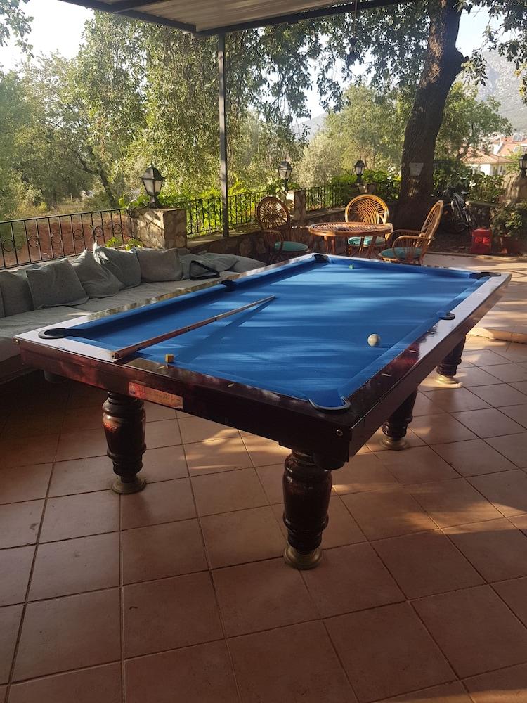 swimming pool spa