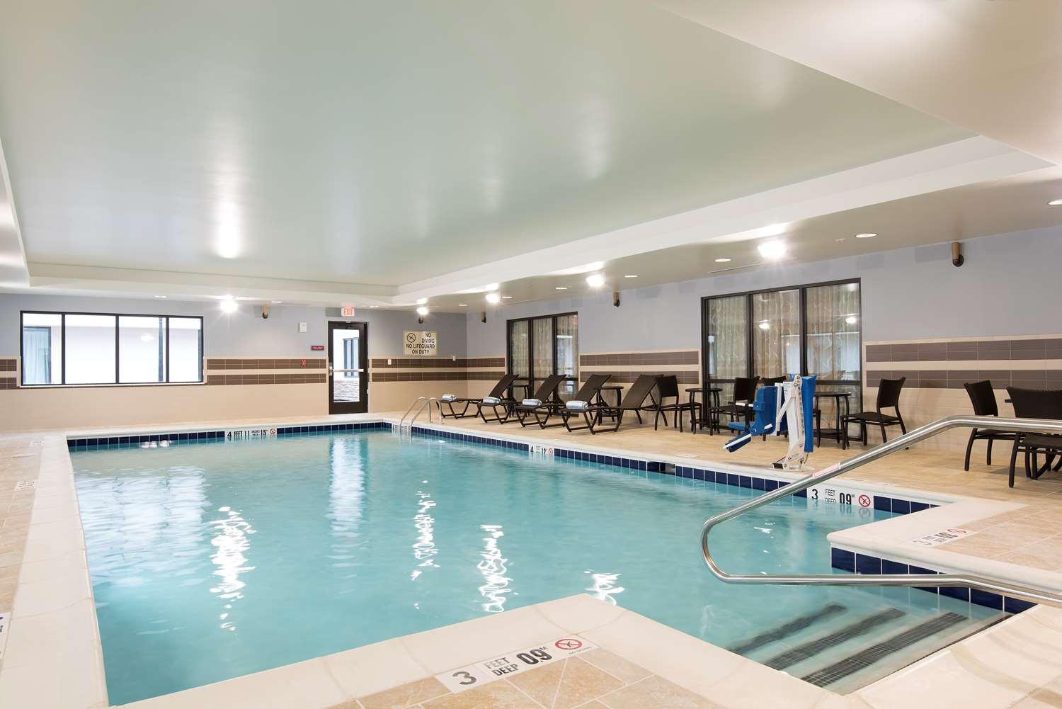 swimming pool spa