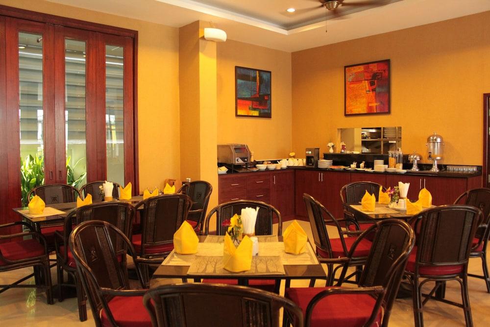 restaurant cafeteria