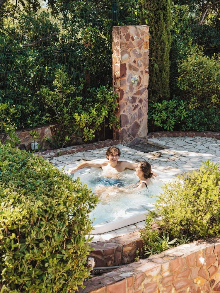 swimming pool spa