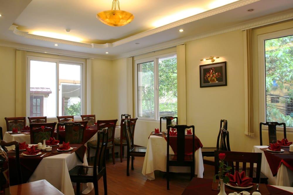 restaurant-cafeteria