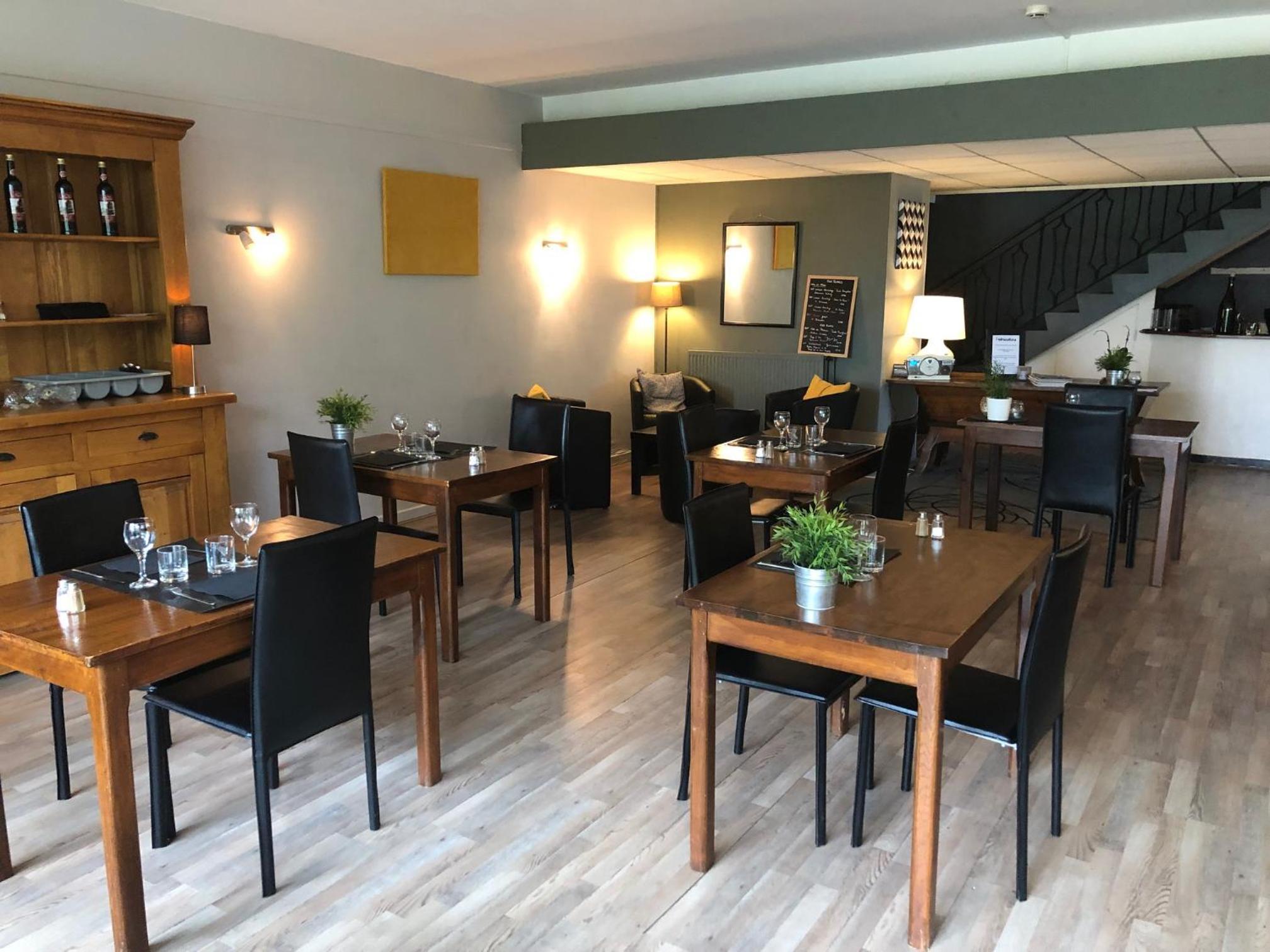 restaurant cafeteria