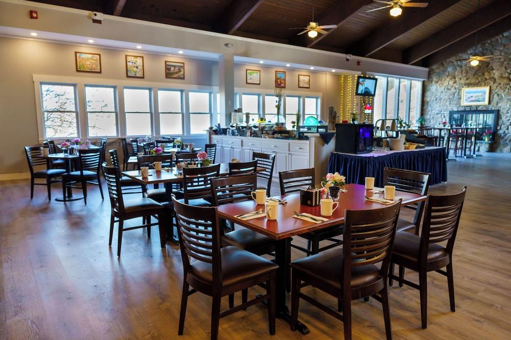 restaurant cafeteria