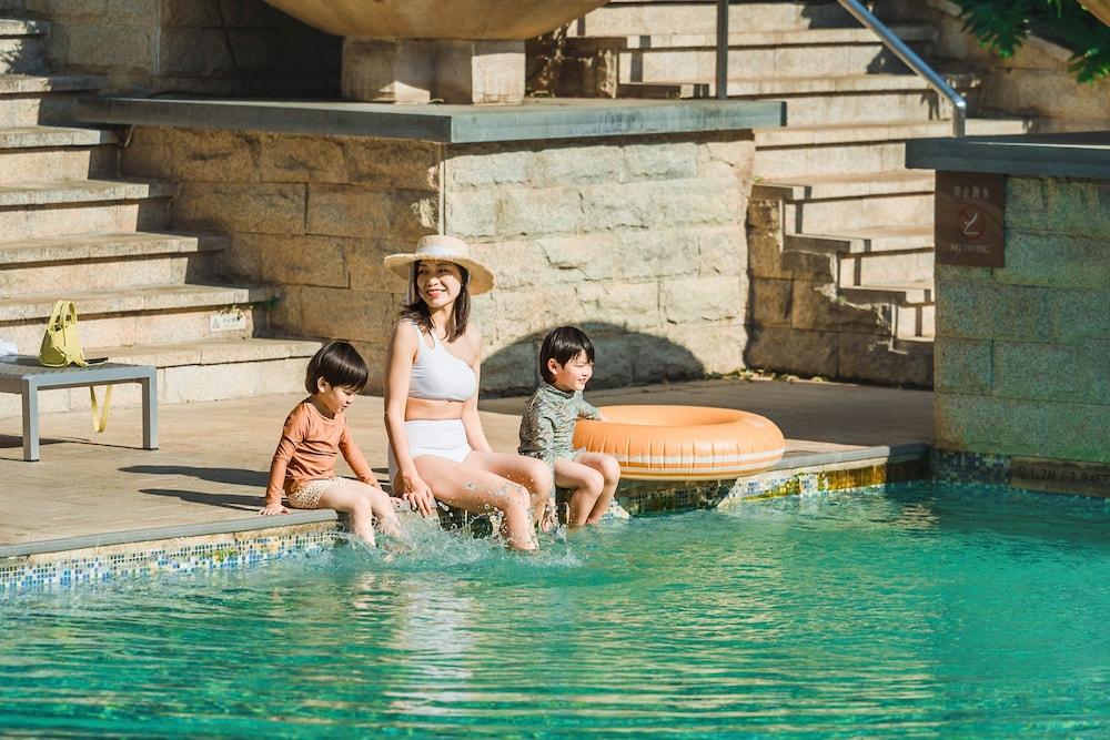 swimming pool spa