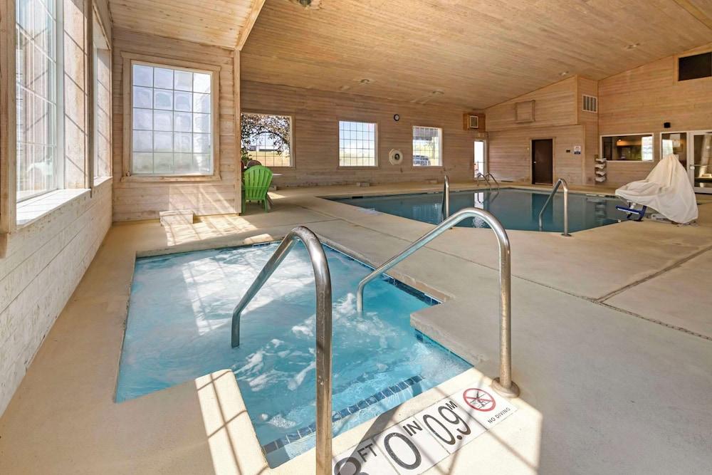 swimming pool spa