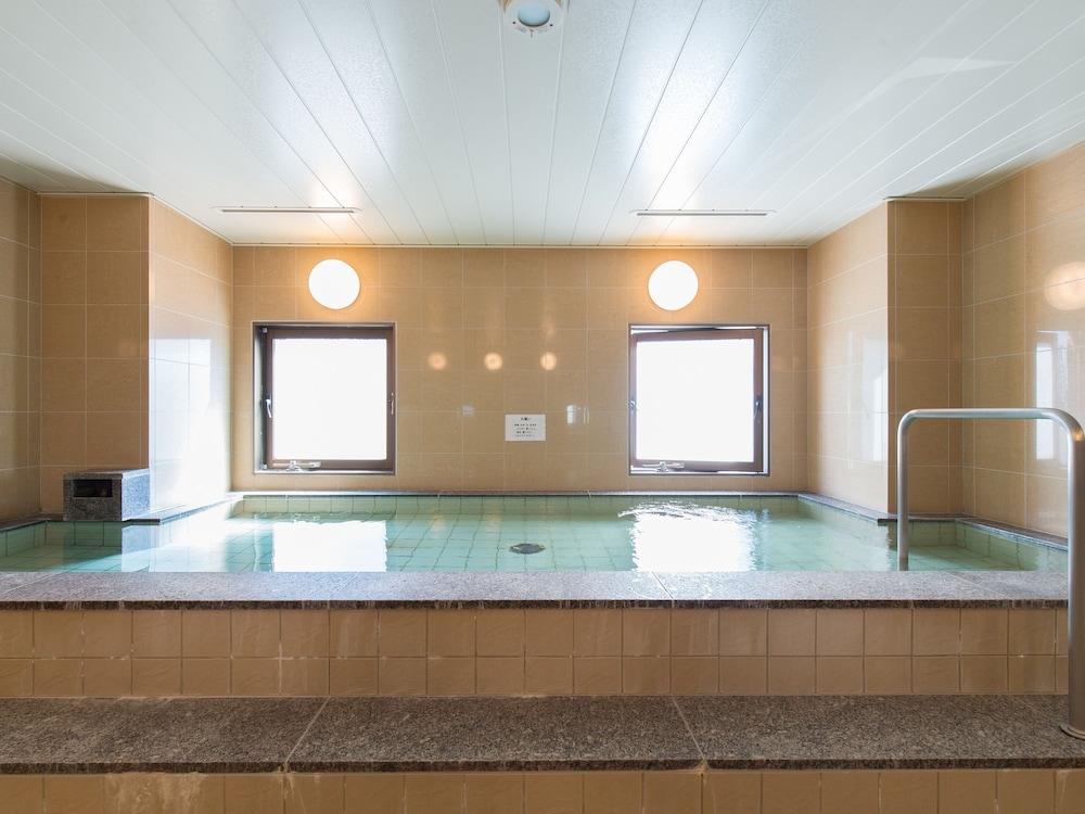 swimming pool spa