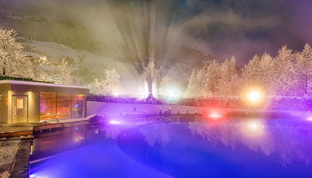swimming pool spa