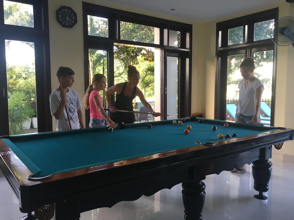 swimming pool spa