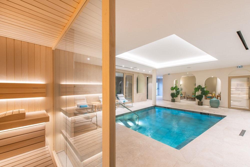 swimming pool spa