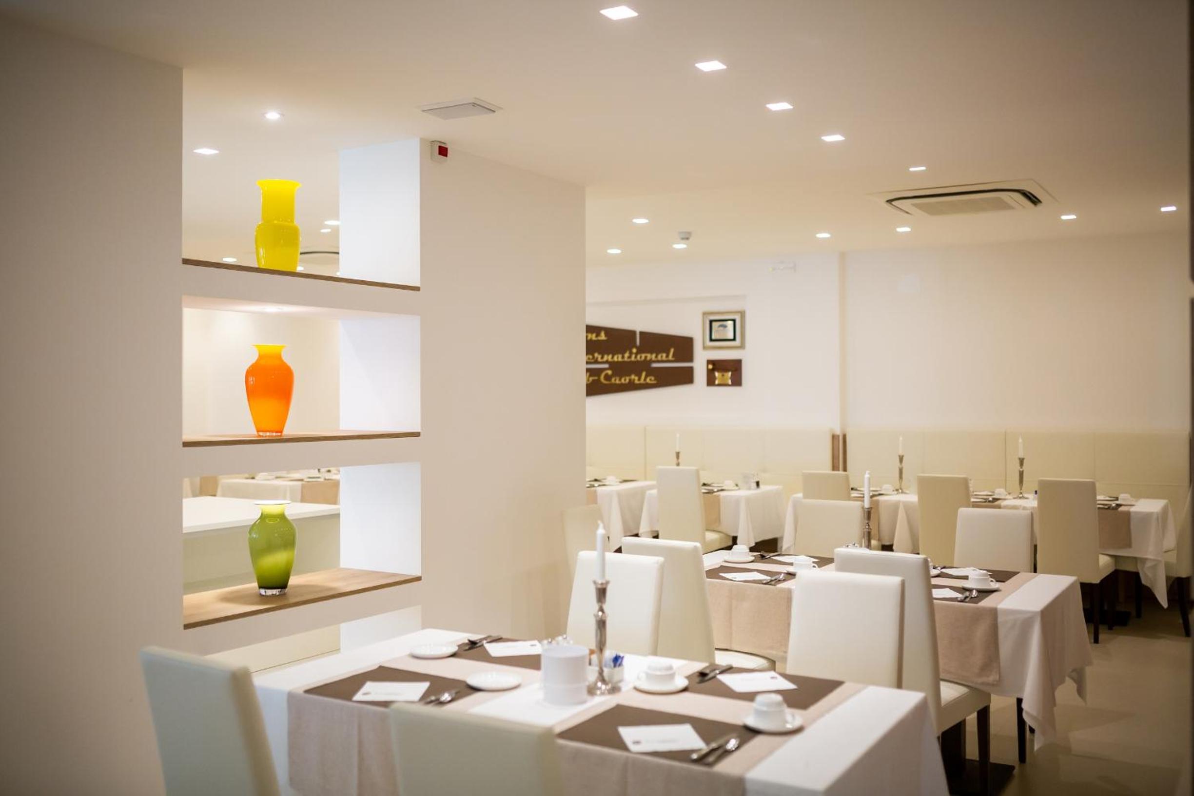 restaurant cafeteria