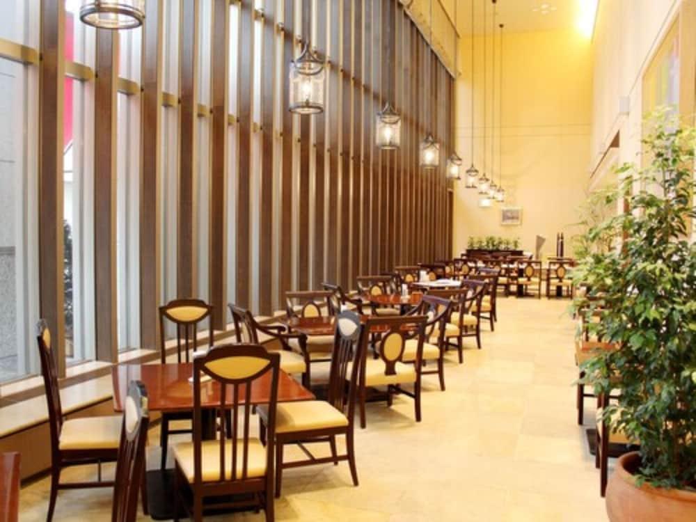 restaurant-cafeteria