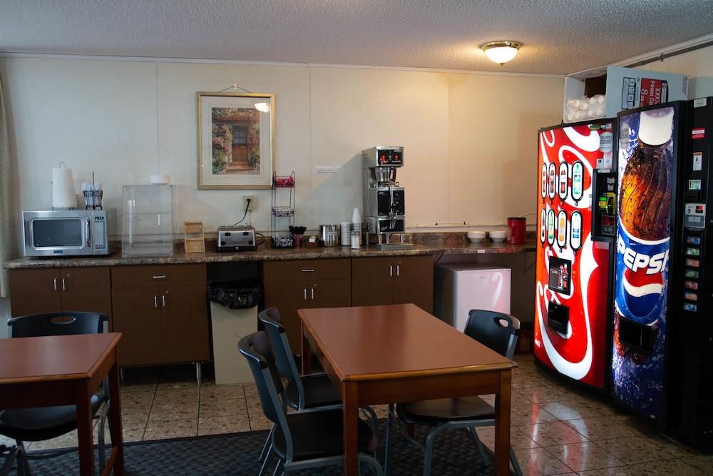 restaurant-cafeteria
