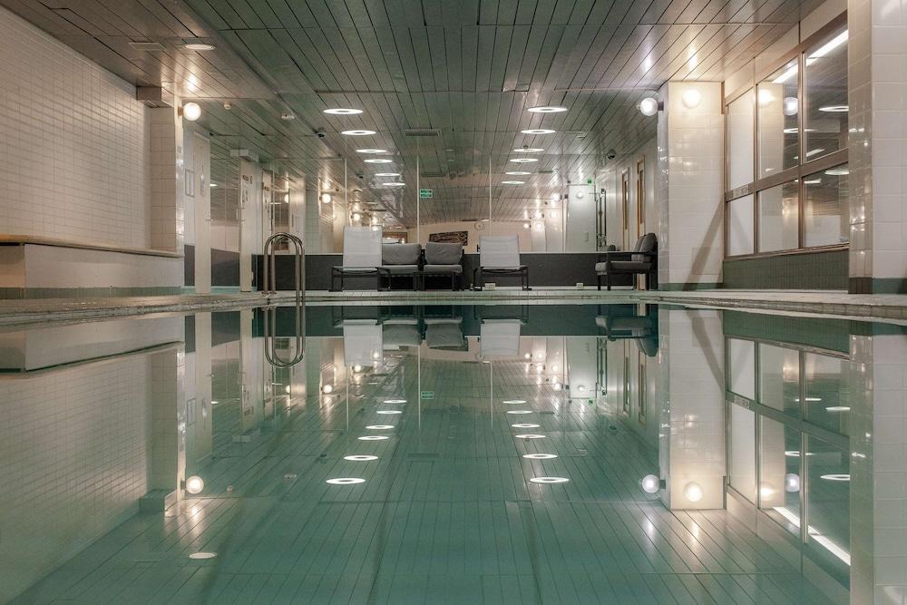 swimming pool spa