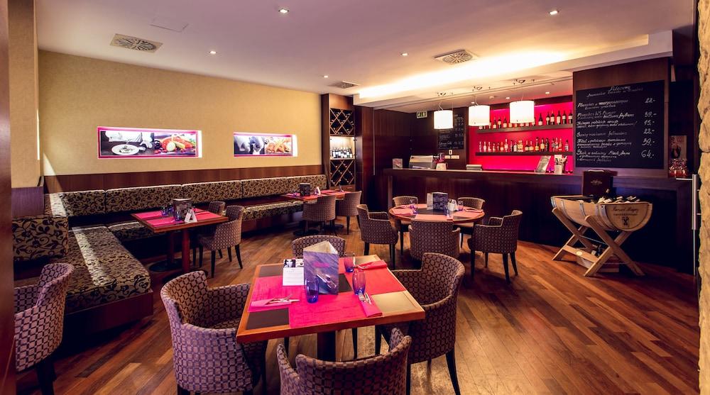 restaurant-cafeteria