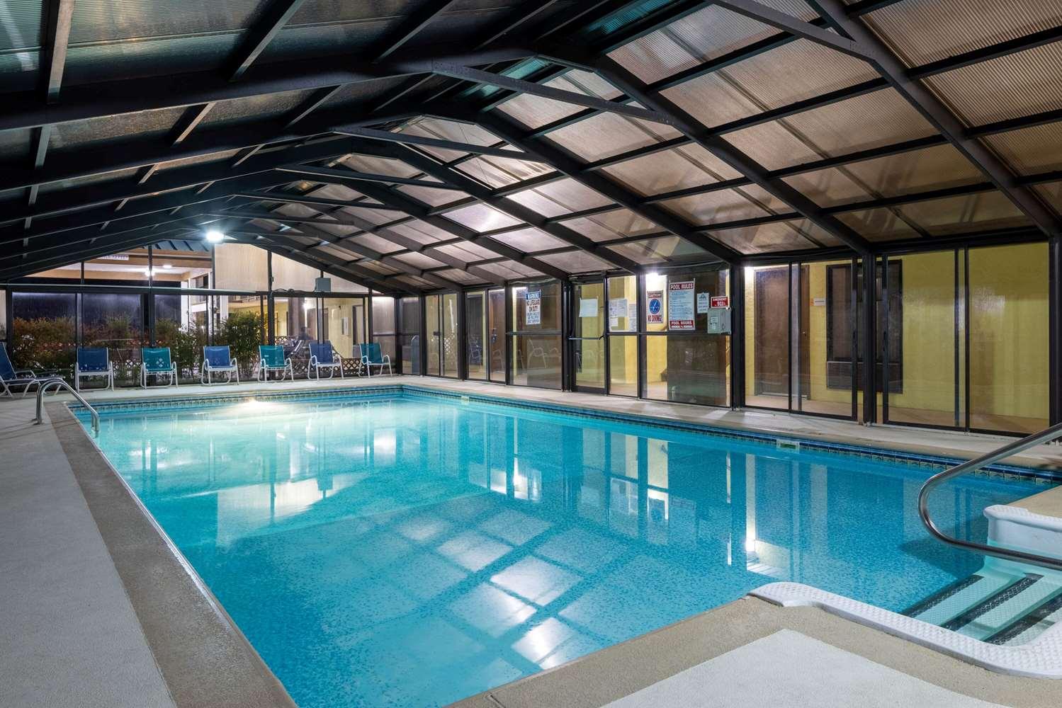 swimming pool spa