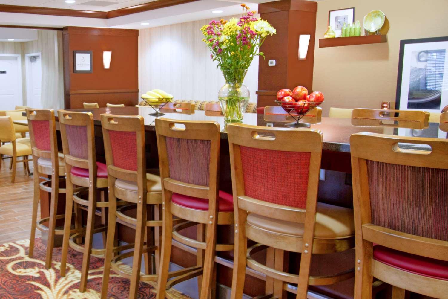 restaurant cafeteria