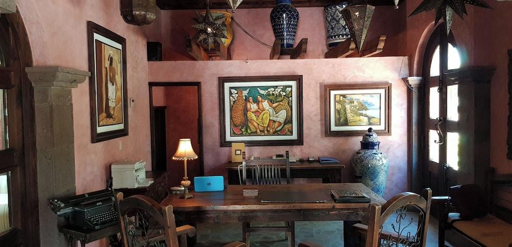 lounge