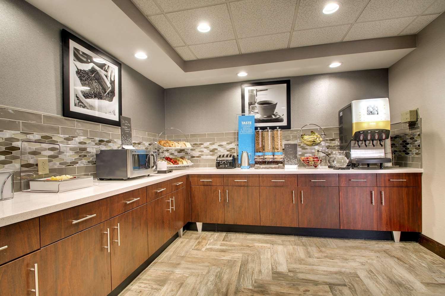 restaurant cafeteria