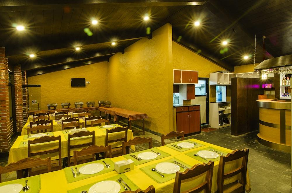restaurant-cafeteria