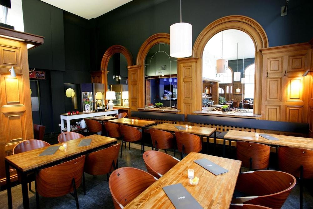 restaurant-cafeteria