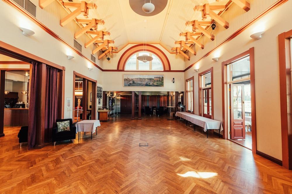 lobby