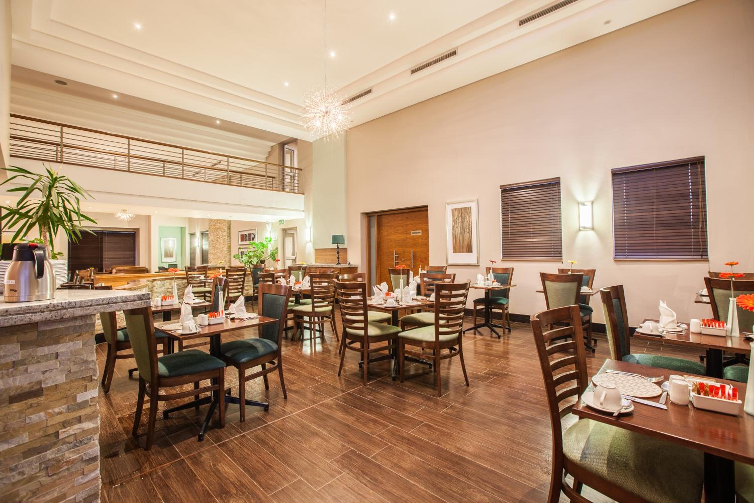 restaurant cafeteria