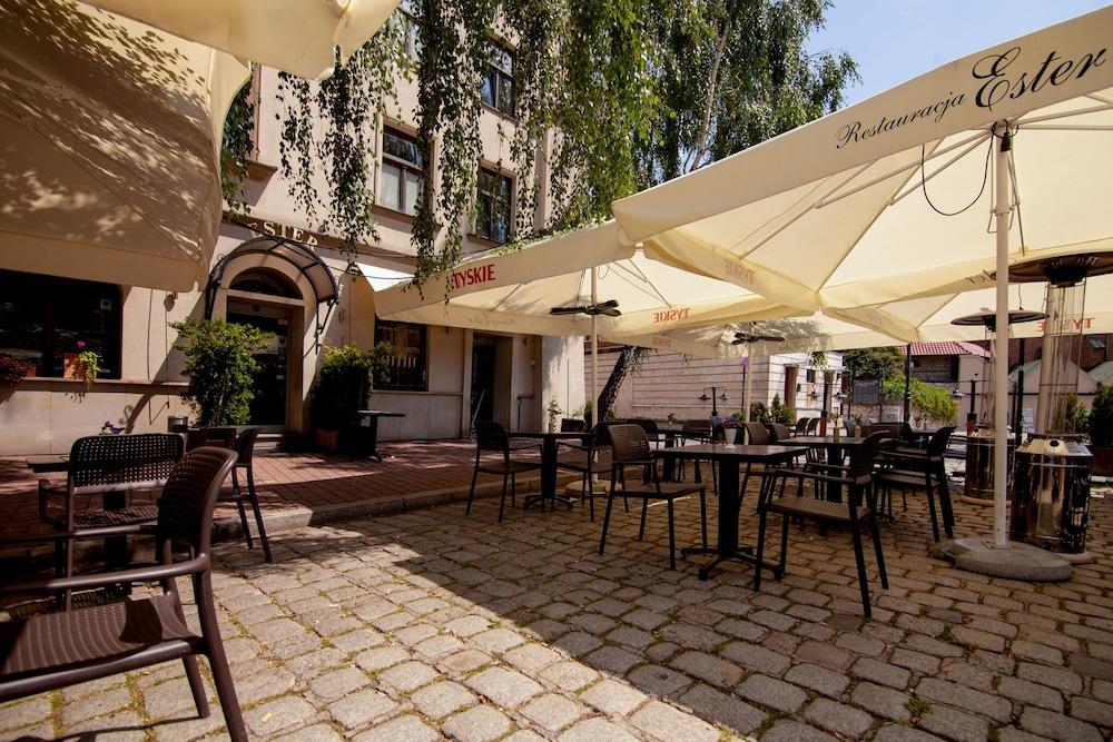 restaurant cafeteria