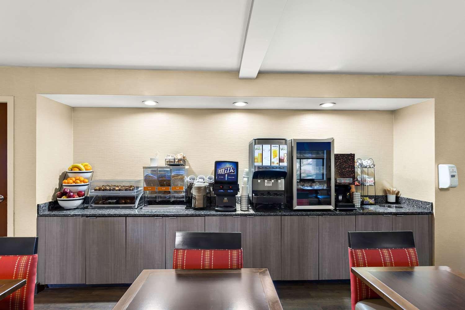 restaurant cafeteria