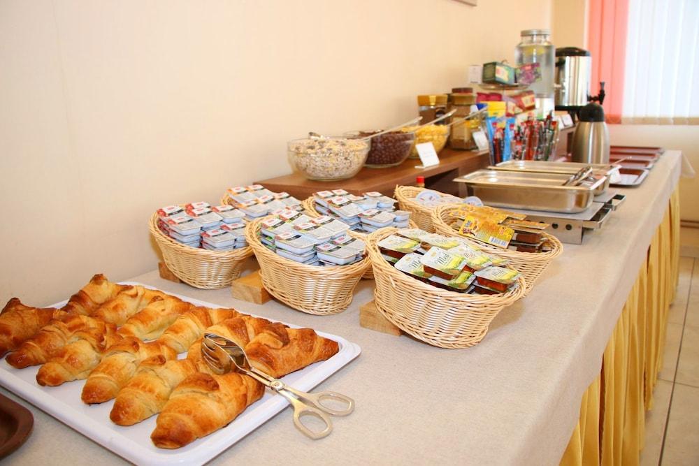 restaurant-cafeteria