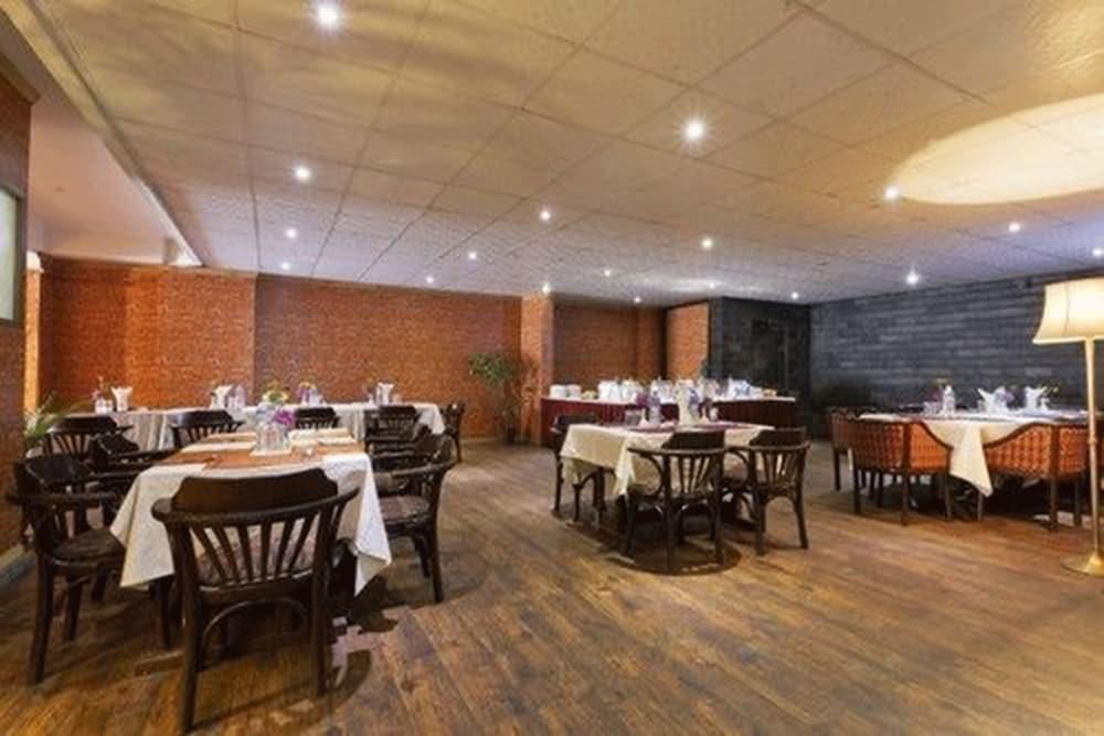 restaurant cafeteria