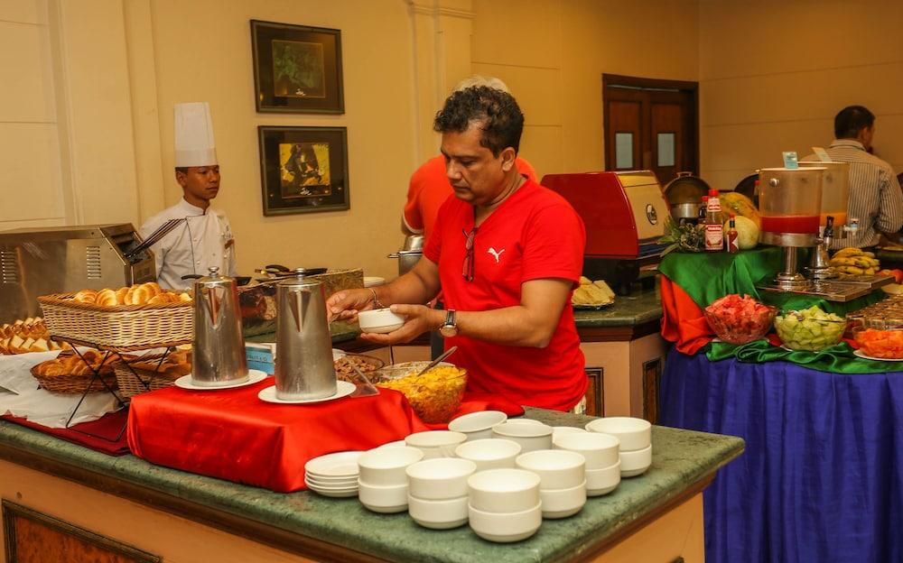 restaurant-cafeteria