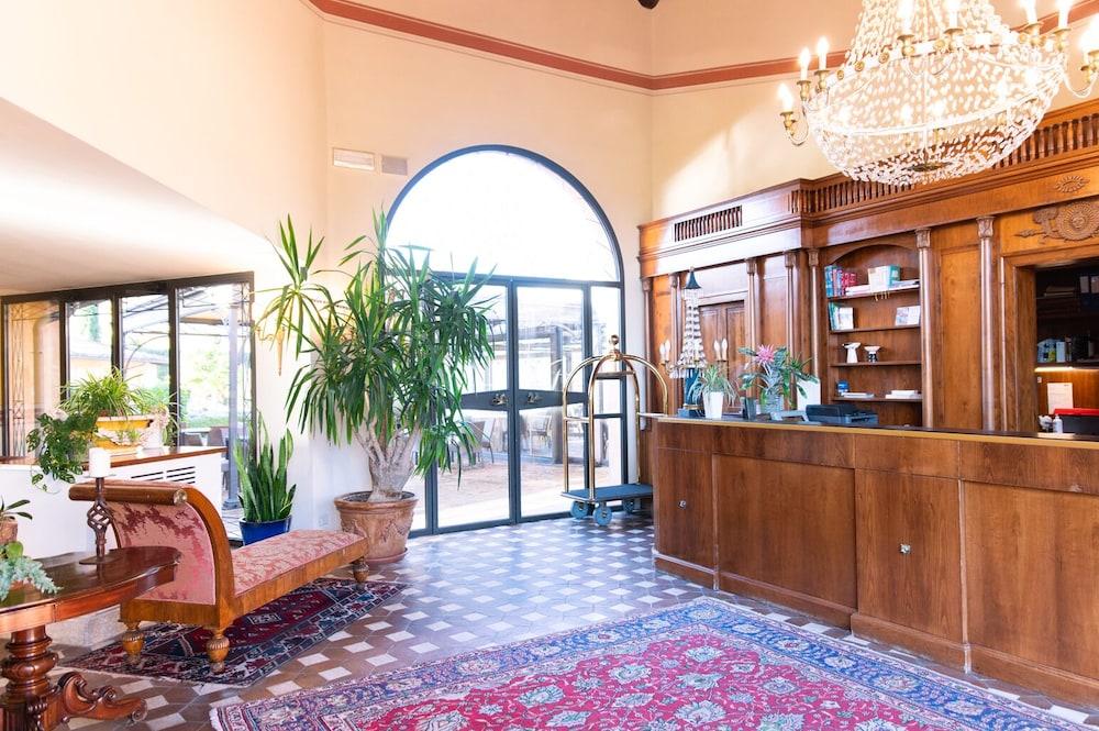 lobby