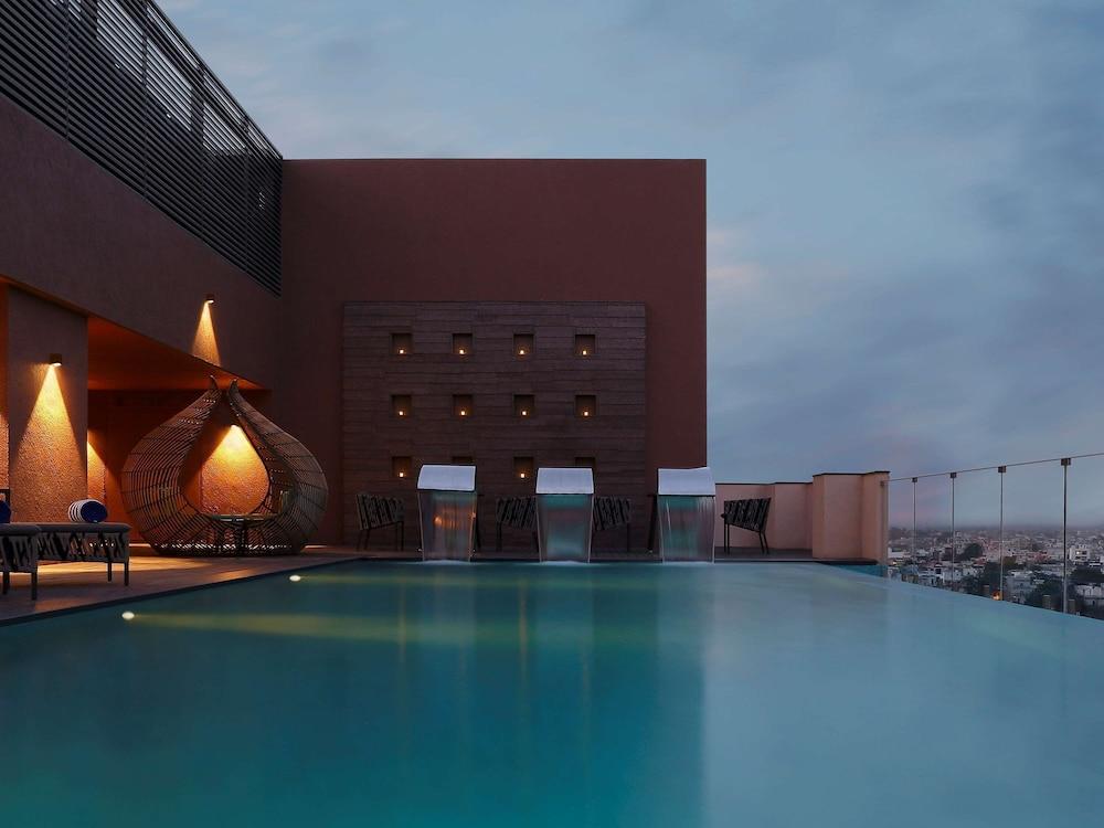 swimming pool spa
